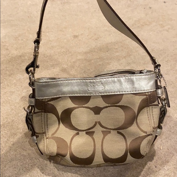 Coach Bucket Bag - Picture 2 of 4